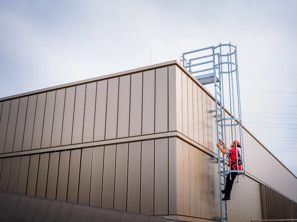 Wir montieren Ihre Absturzsicherungen